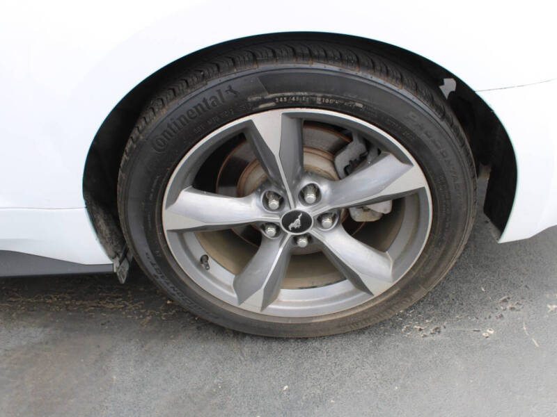 2017 Ford Mustang V6