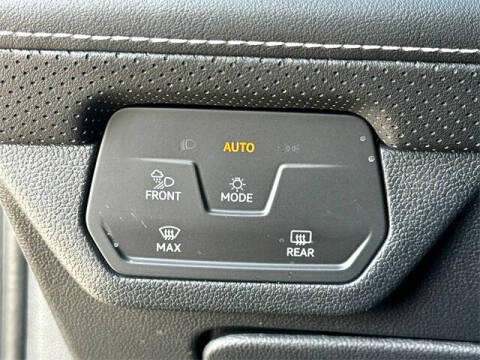 2025 Volkswagen Atlas SE