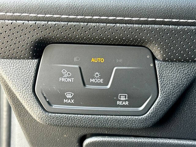 2025 Volkswagen Atlas SE