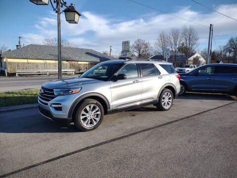 2020 Ford Explorer for sale at Dave's Car Corner in Hartford City IN
