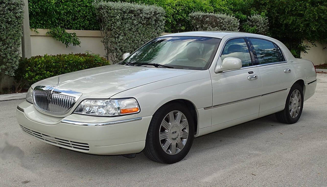 2004 Lincoln Town Car 7