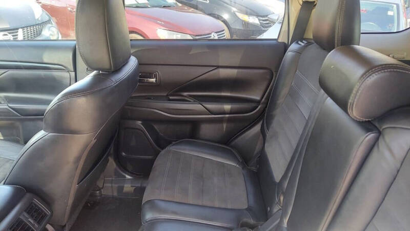 2019 Mitsubishi Outlander SE