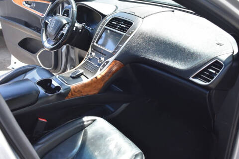 2019 Lincoln Nautilus Select