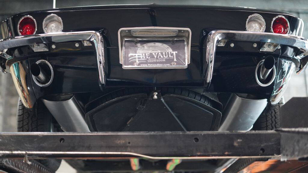 1966 Chevrolet Corvette 36