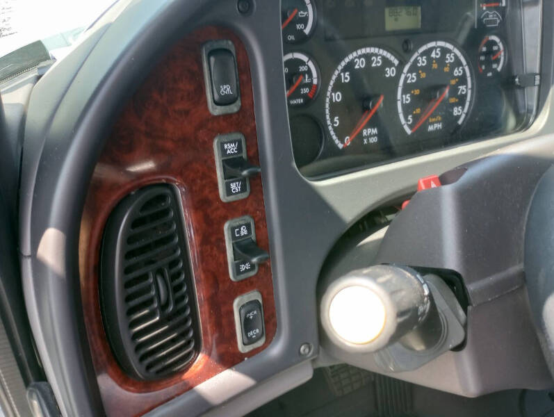 2014 Freightliner M2 106