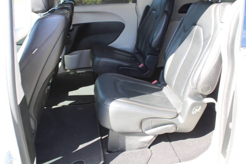 2018 Chrysler Pacifica Touring L Plus