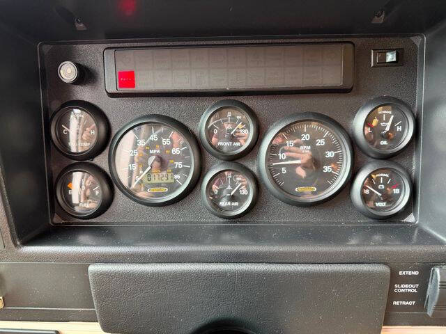 2002 Freightliner XC Chassis