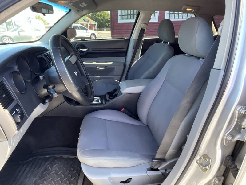 2006 Dodge Magnum SE