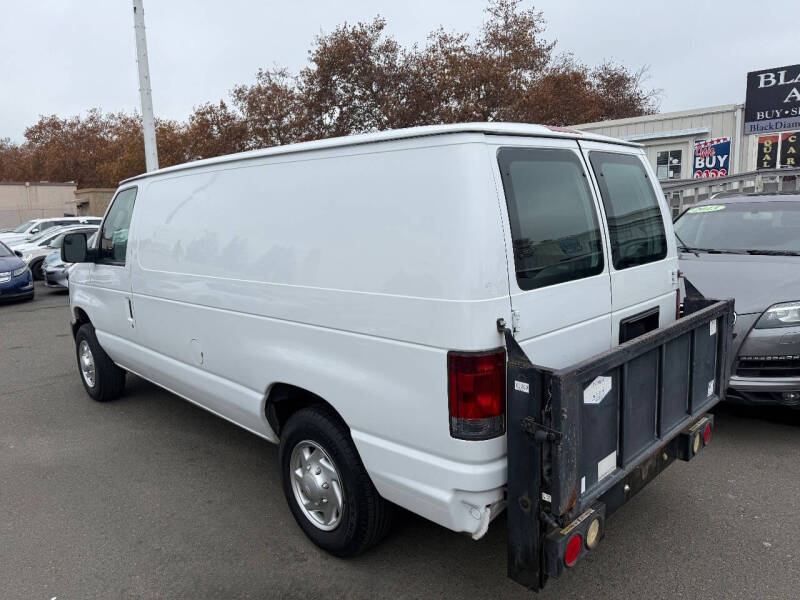 2011 Ford E-Series E-150