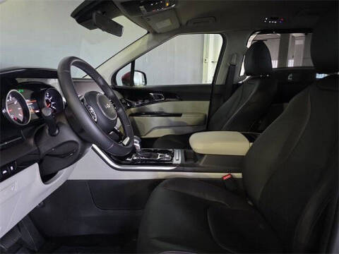 2024 Kia Carnival EX