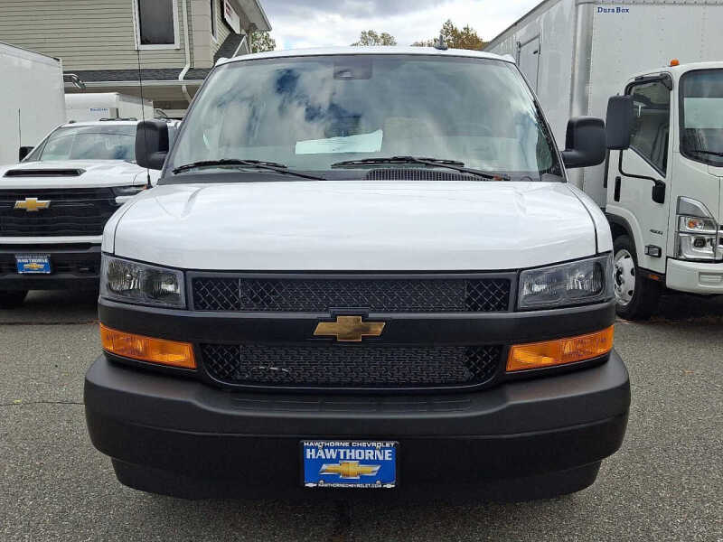 2025 Chevrolet Express 2500