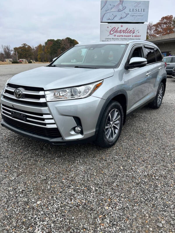 Toyota Highlander's photo