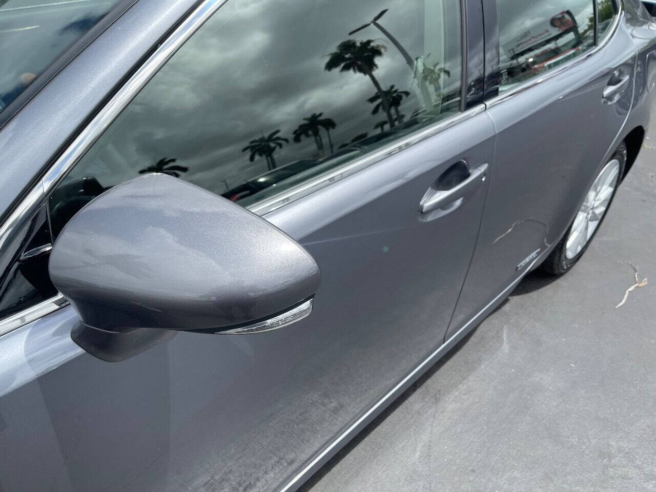 2014 Lexus E-Series Sedan - $13,900