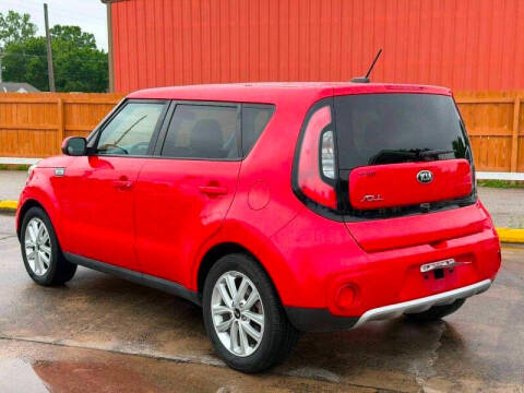 2017 Kia Soul +