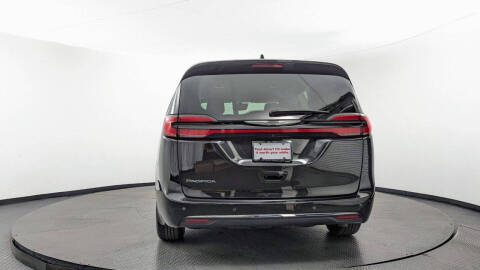2023 Chrysler Pacifica Touring L