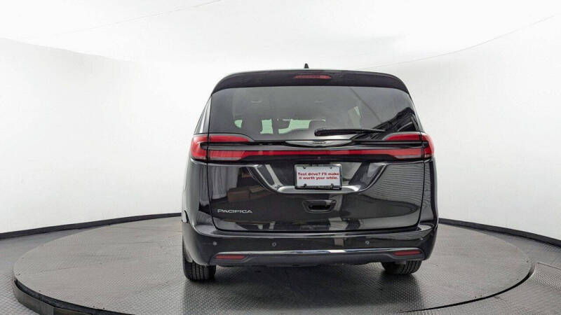 2023 Chrysler Pacifica Touring L