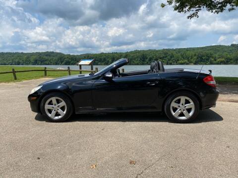 2007 Mercedes-Benz SLK for sale at Monroe Auto's, LLC in Parsons TN