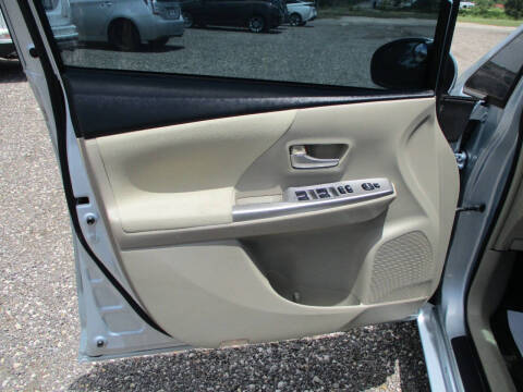 2012 Toyota Prius v Two