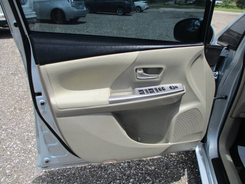 2012 Toyota Prius v Two