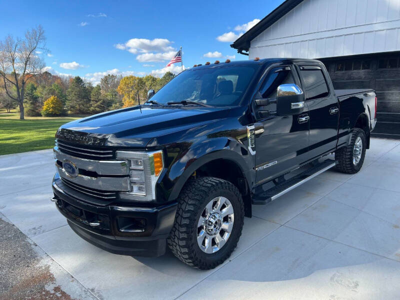 2018 Ford F-350 Super Duty Lariat's photo
