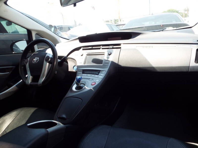 2014 Toyota Prius Plug-in Hybrid Advanced