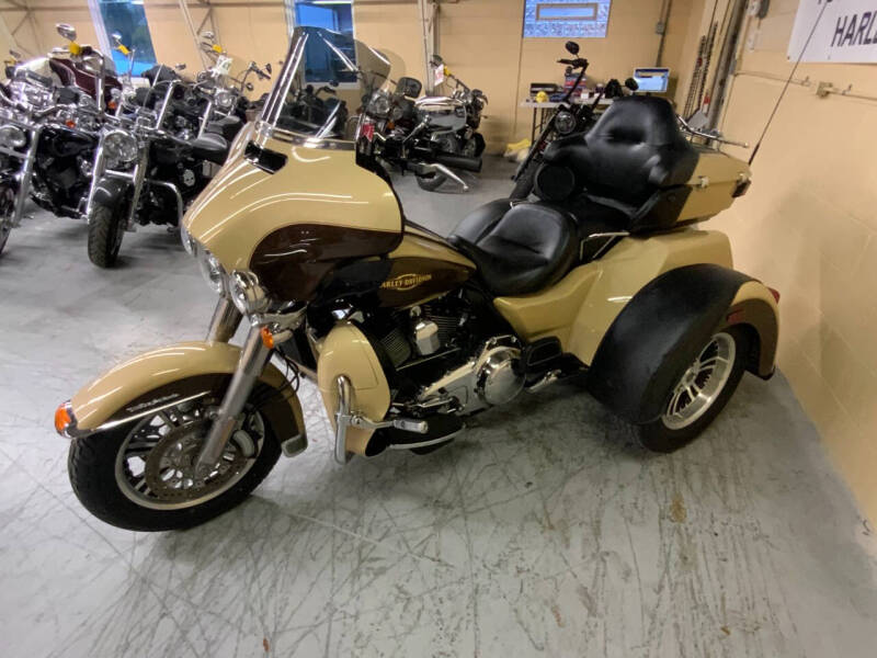 2014 Harley-Davidson FLHTCUTG TRI GLIDE