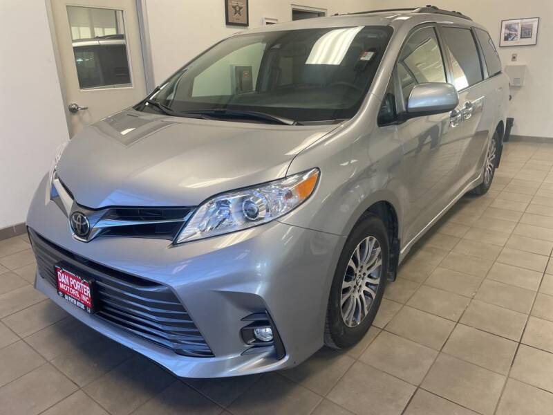 2018 Toyota Sienna for sale at DAN PORTER MOTORS in Dickinson ND