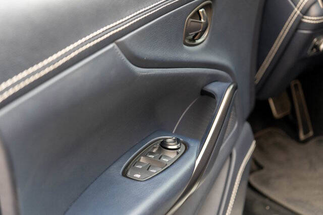 2021 Aston Martin DBX