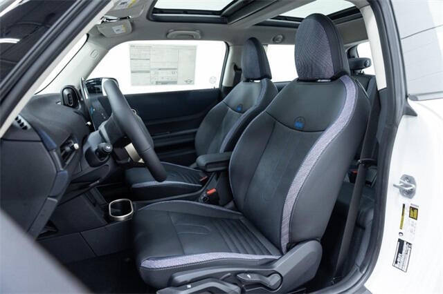 2025 MINI Hardtop 2 Door Cooper Signature Trim