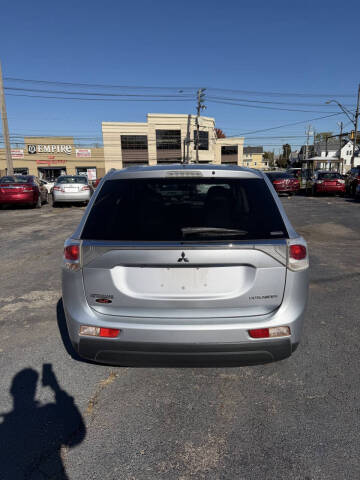 2014 Mitsubishi Outlander SE
