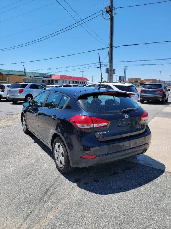 2017 Kia Forte5 LX