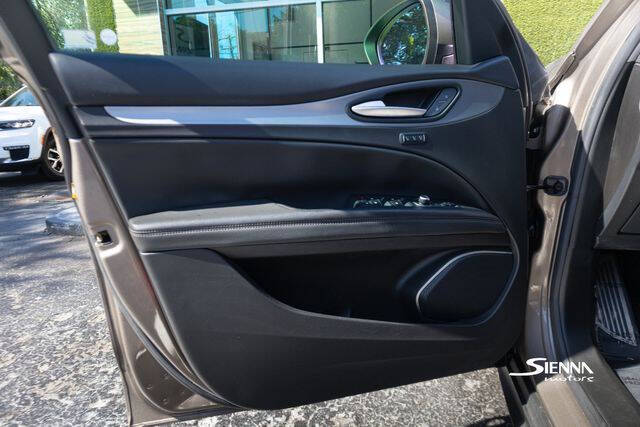 2019 Alfa Romeo Stelvio Sport