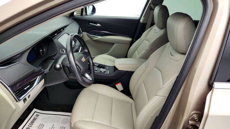 2022 Cadillac XT4 Luxury