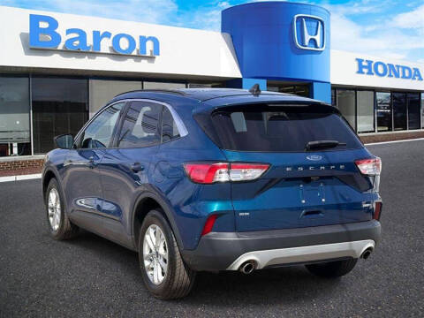 2020 Ford Escape SE