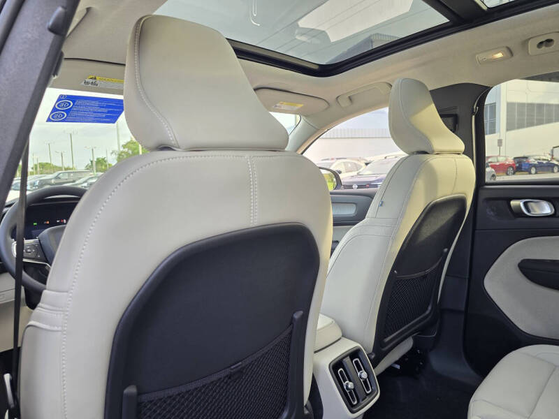 2026 Volvo XC40 B5 Plus