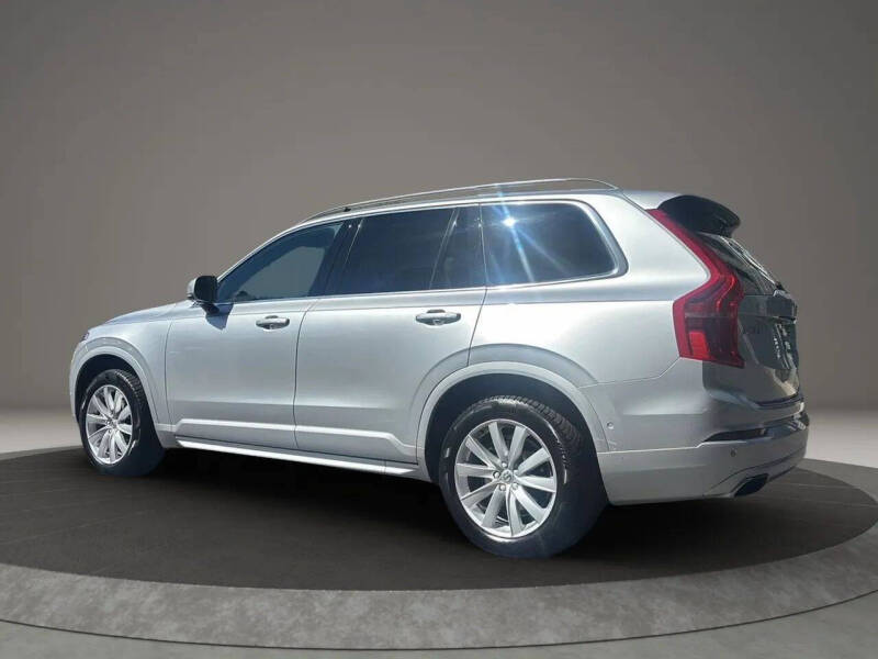 2017 Volvo XC90 T6 Momentum