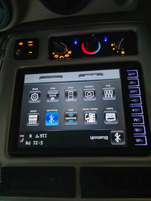 2017 Winnebago Adventurer 37