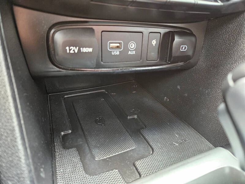 2019 Hyundai Veloster