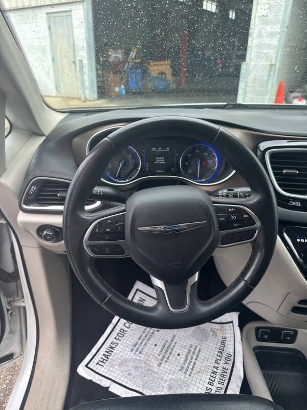 2017 Chrysler Pacifica Touring-L