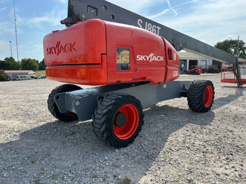 2016 Skyjack 86' Manlift