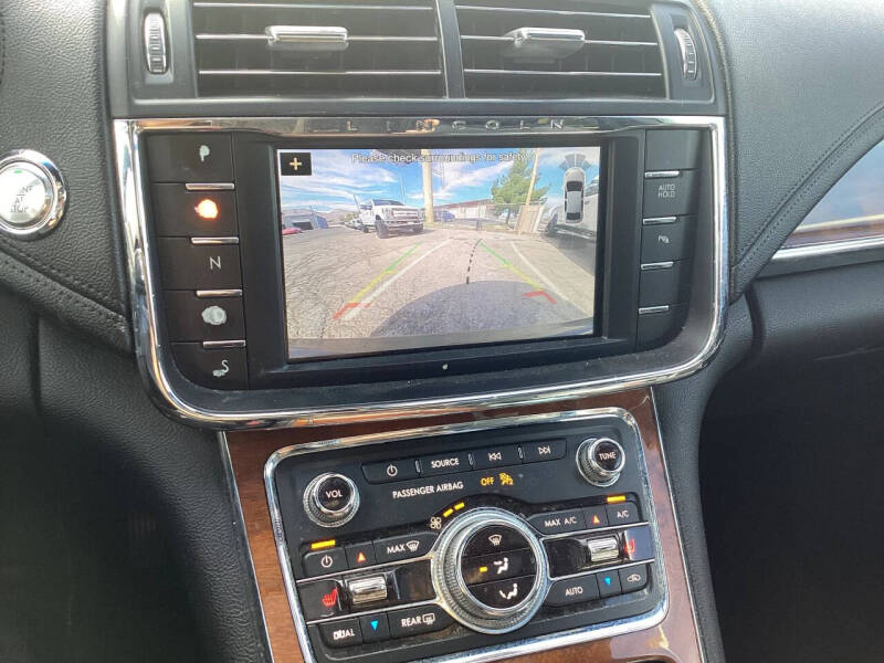 2019 Lincoln Continental Select