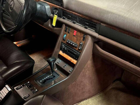 1991 Mercedes-Benz 560-Class 560 SEL