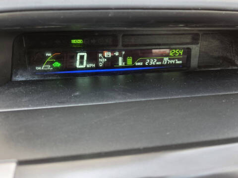 2016 Toyota Prius v Three