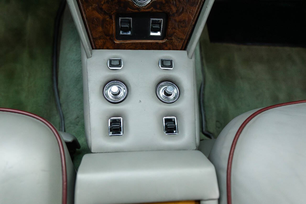 1967 Bentley T1 Saloon 98