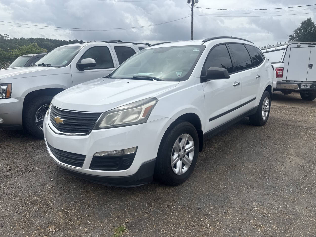 White 2016 Chevrolet Traverse LS LS 4dr SUV 1