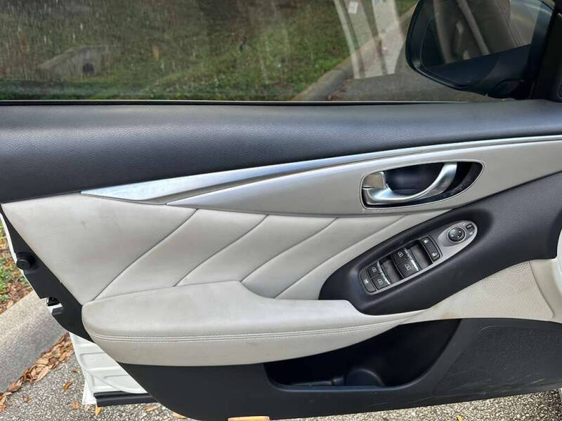 2021 Infiniti Q50 Luxe