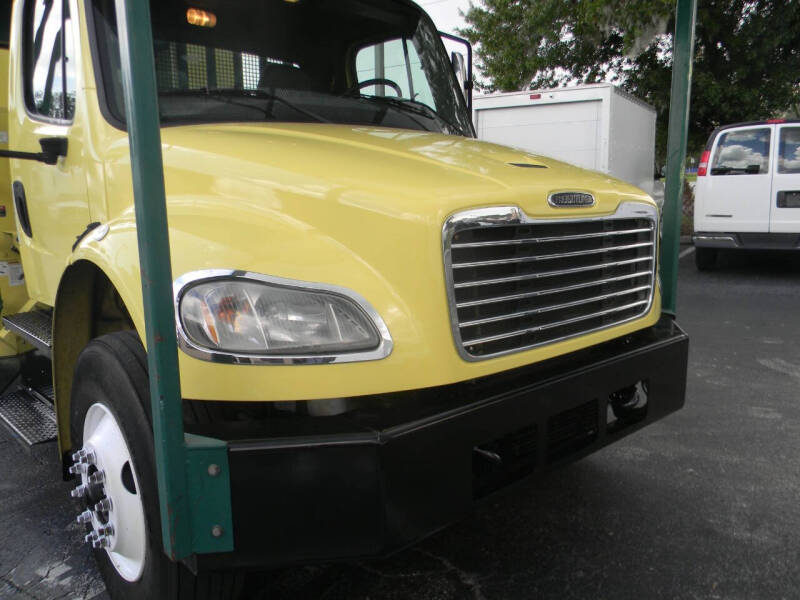 2017 Freightliner M2 106