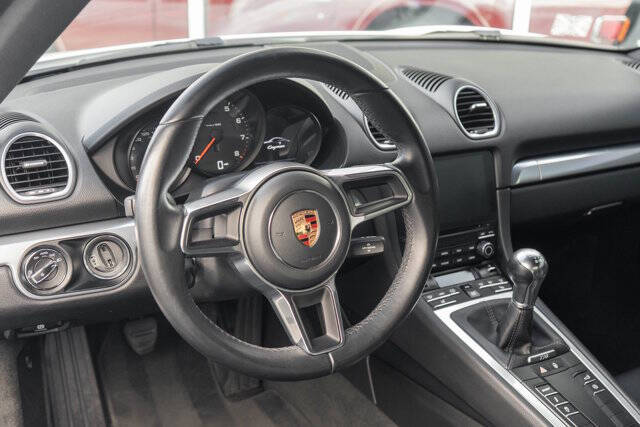 2017 Porsche 718 Cayman 21