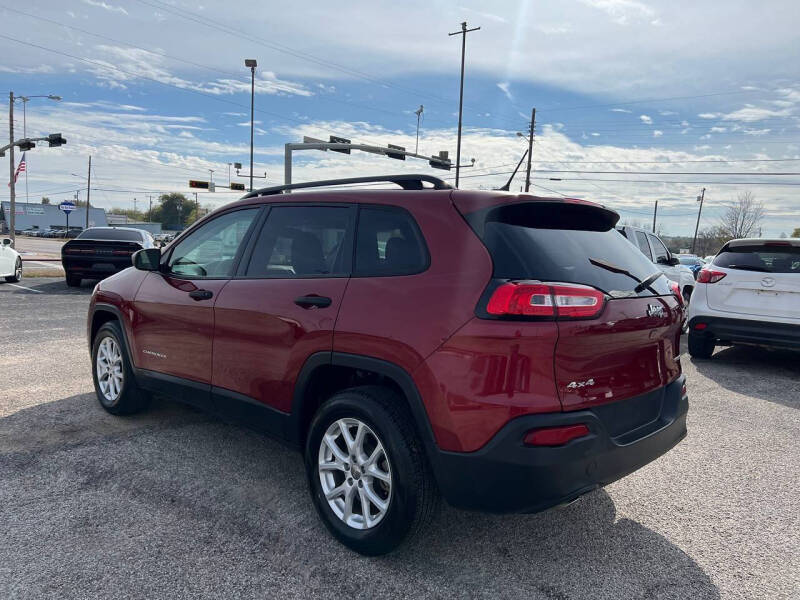 2016 Jeep Cherokee Sport