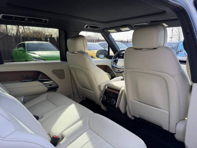 2023 Land Rover Range Rover P530 SE LWB